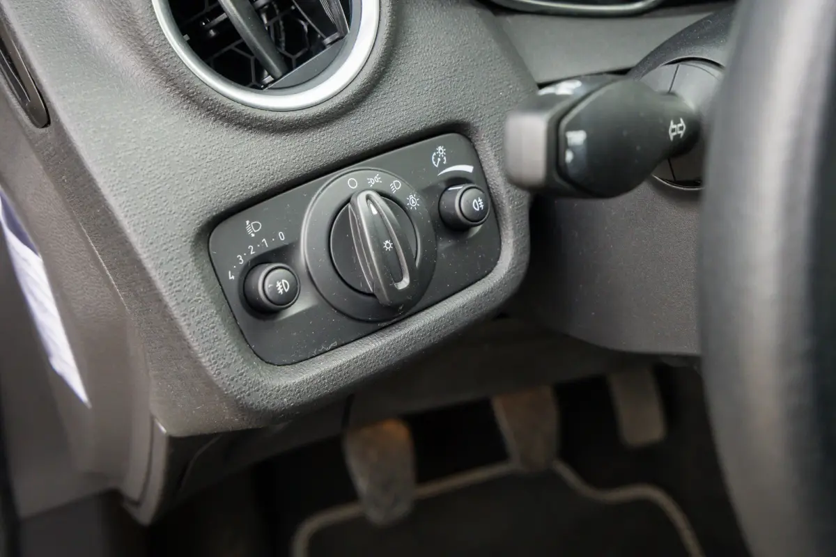 1.0 EcoBoost Titanium | Cruise control | Navigatie | Parkeersensoren | Verwarmde voorruit | Clima | Airco (automatisch) | Cruise control | Lichtmetalen velgen 16"
