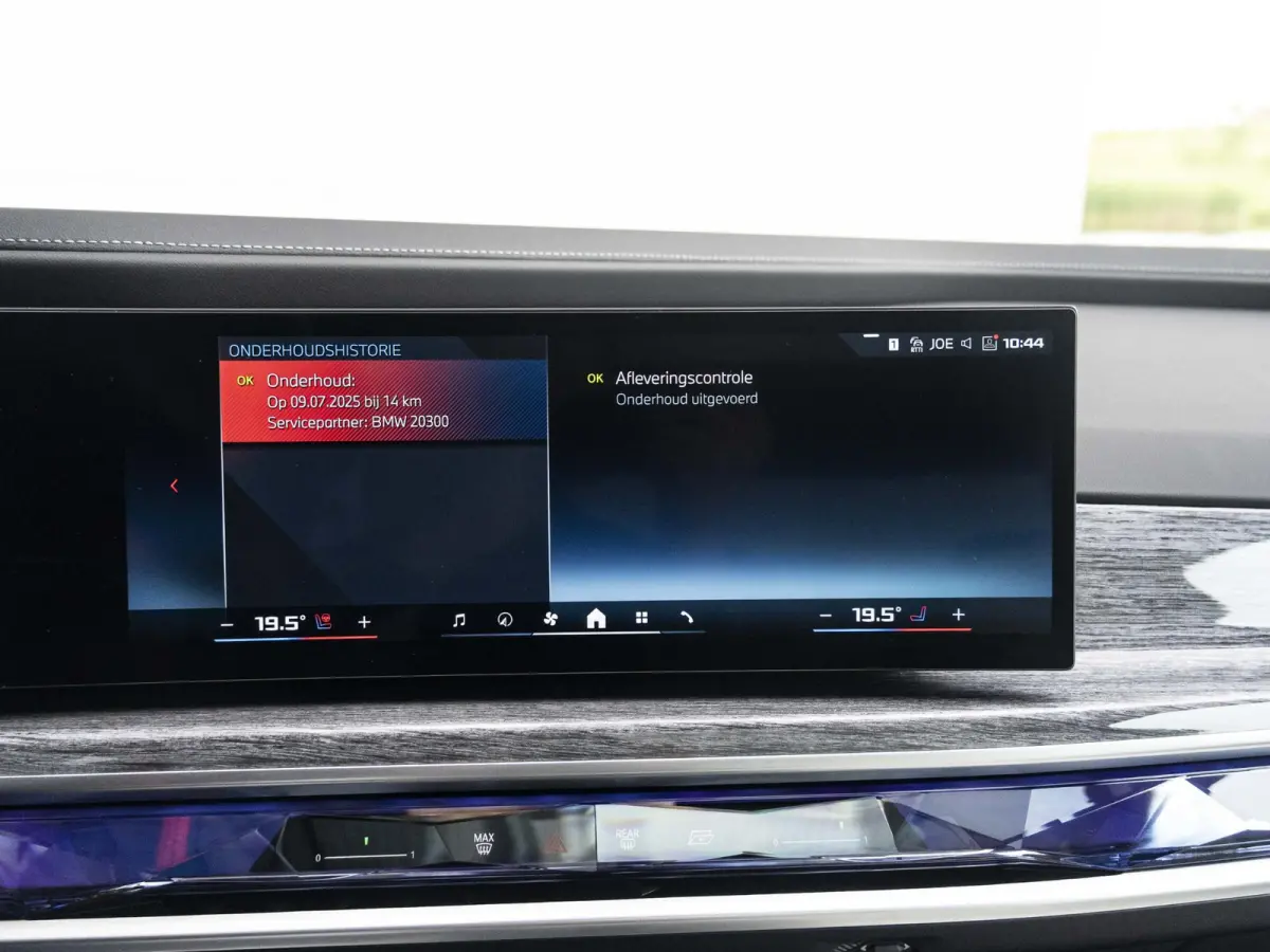 M760e SoH 100% | M Performance Pack | Connoisseur Pack | 21 inch velgen | Executive Drive Pro | Integral Active Steering | BMW Iconic Glow kristalkoplampen | Driving Assistant Professional B