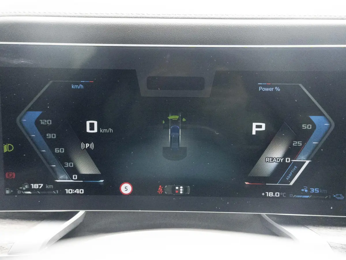 M760e SoH 100% | M Performance Pack | Connoisseur Pack | 21 inch velgen | Executive Drive Pro | Integral Active Steering | BMW Iconic Glow kristalkoplampen | Driving Assistant Professional B