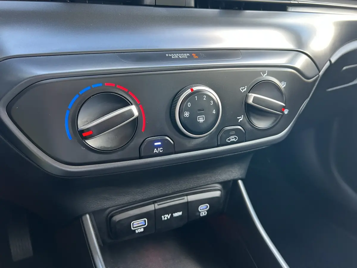 1.0 T-GDI 100pk Comfort | Airco | Camera | Carplay | Cruise control | Dodehoek detectie | Navigatie | Parkeersensoren | Digitaal cockpit | Lichtmetalen velgen