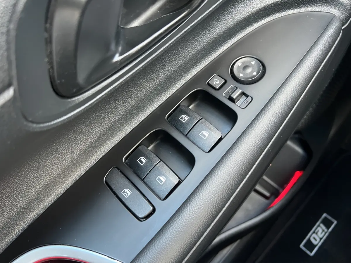 1.0 T-GDI 100pk Comfort | Airco | Camera | Carplay | Cruise control | Dodehoek detectie | Navigatie | Parkeersensoren | Digitaal cockpit | Lichtmetalen velgen