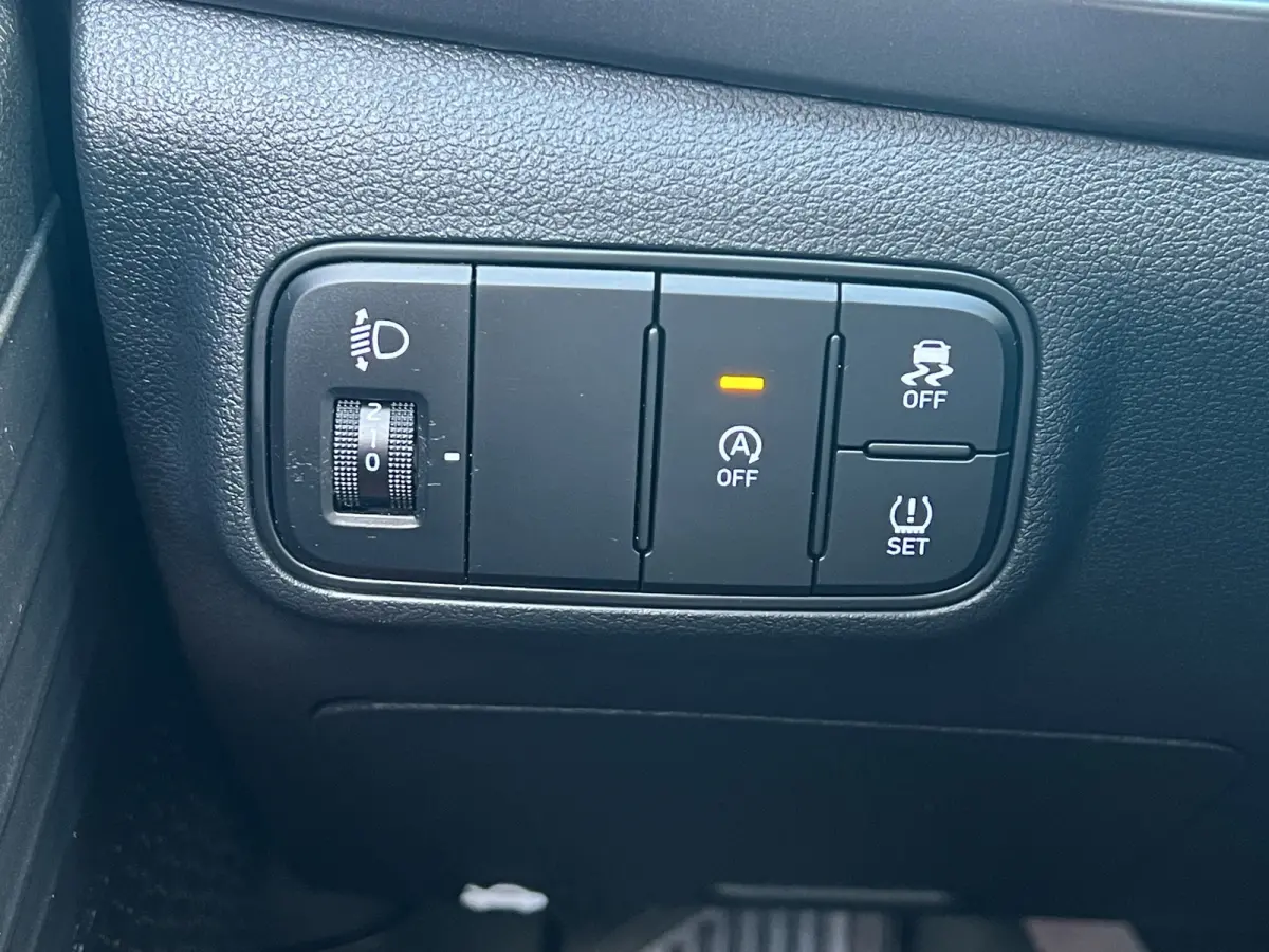 1.0 T-GDI 100pk Comfort | Airco | Camera | Carplay | Cruise control | Dodehoek detectie | Navigatie | Parkeersensoren | Digitaal cockpit | Lichtmetalen velgen