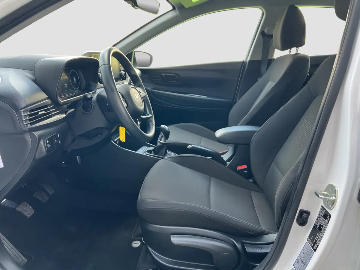 1.0 T-GDI 100pk Comfort | Airco | Camera | Carplay | Cruise control | Dodehoek detectie | Navigatie | Parkeersensoren | Digitaal cockpit | Lichtmetalen velgen
