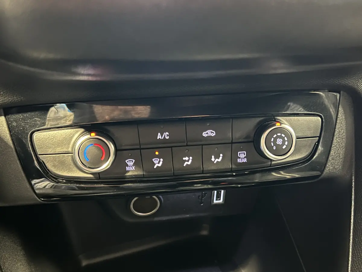 1.2 Turbo GS-line | Android/Apple Carplay | Lichtmetalen Velgen 16" | PDC Voor en Achter | Cruise Control | DAB | Airco |