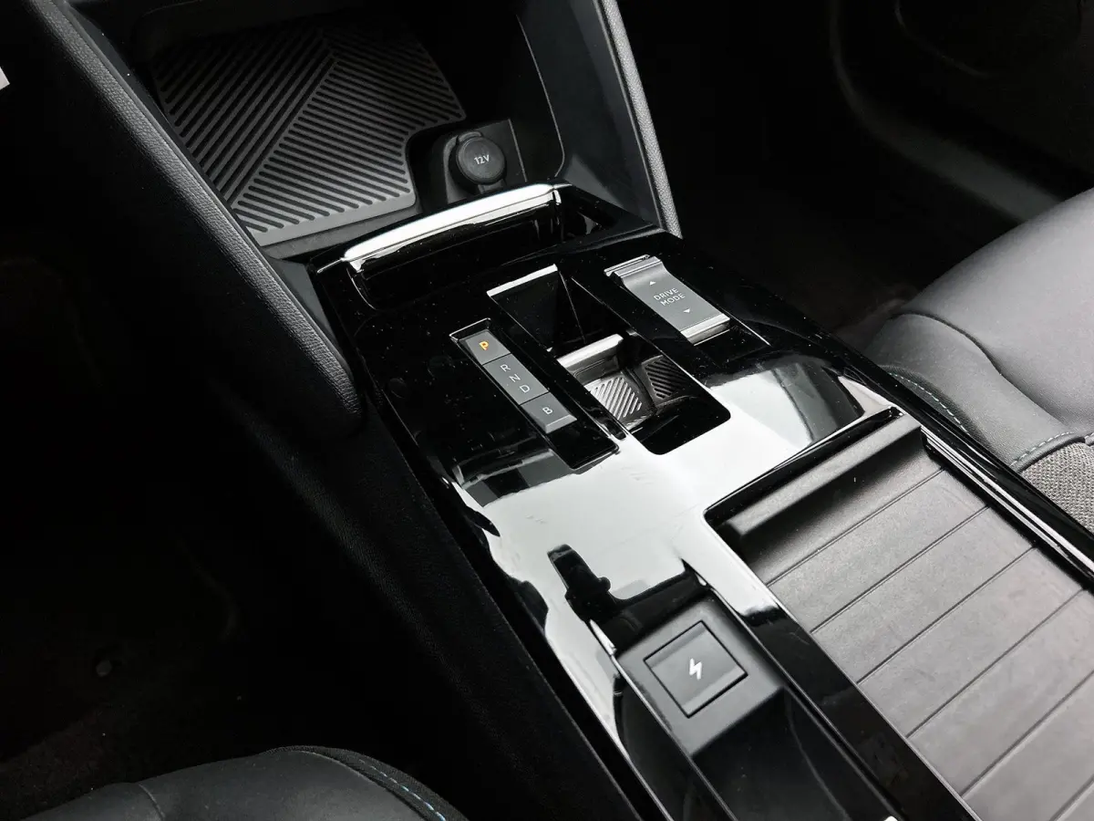 You 50 kWh 136pk Automaat | Apple Carplay/Android Auto | Climate Control | Cruise Control | Camera | FASE 3 | 16"LMV | Parkeersensoren | Warmtepomp |