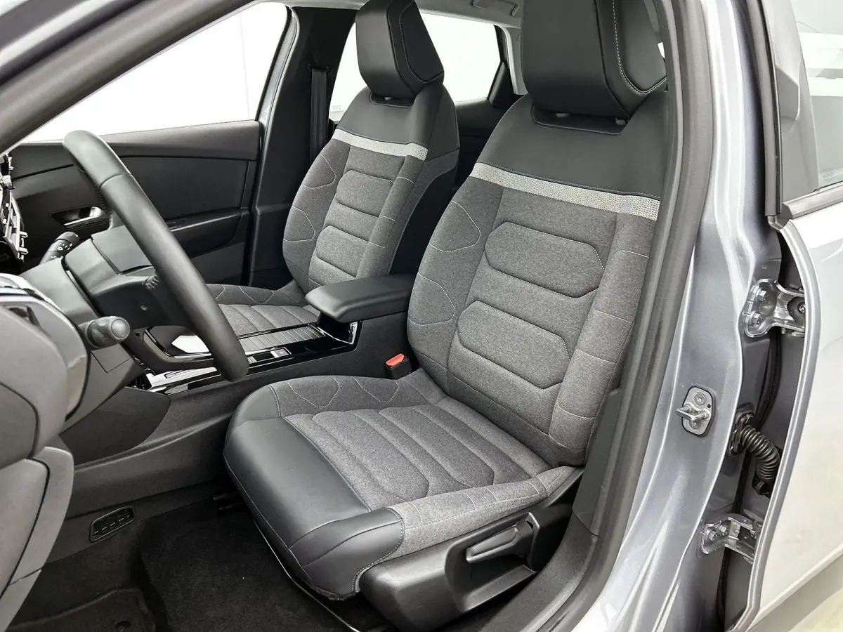 You 50 kWh 136pk Automaat | Apple Carplay/Android Auto | Climate Control | Cruise Control | Camera | FASE 3 | 16"LMV | Parkeersensoren | Warmtepomp |
