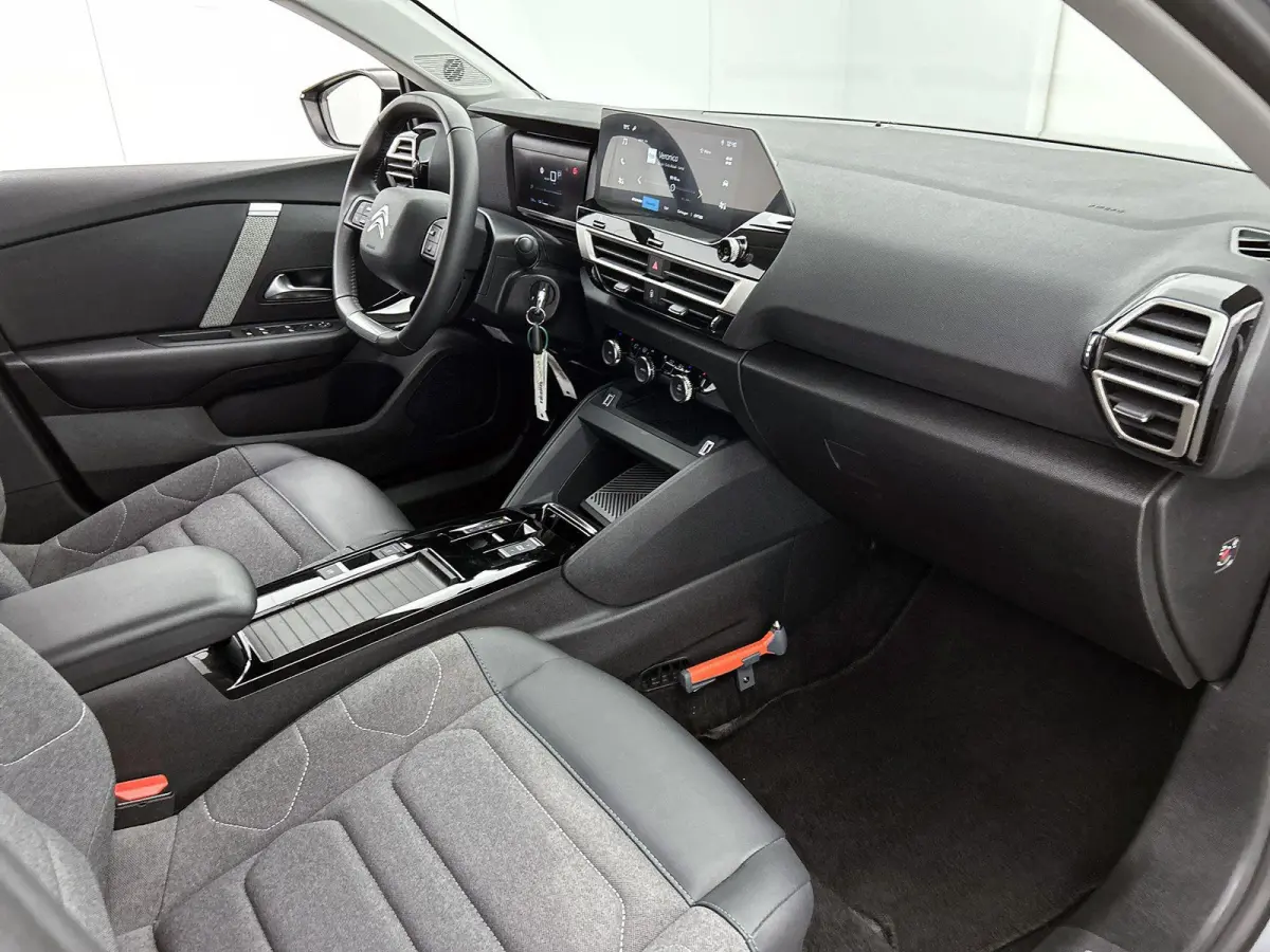 You 50 kWh 136pk Automaat | Apple Carplay/Android Auto | Climate Control | Cruise Control | Camera | FASE 3 | 16"LMV | Parkeersensoren | Warmtepomp |