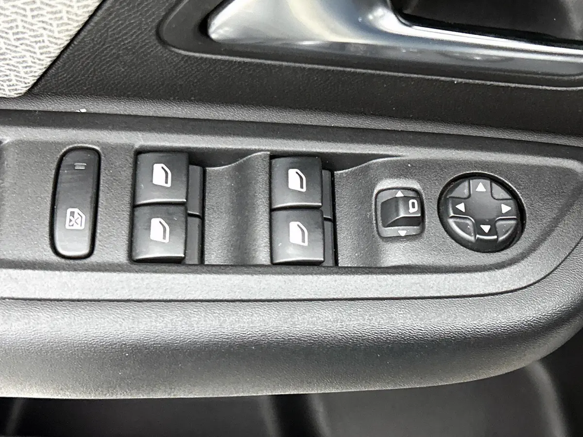 You 50 kWh 136pk Automaat | Apple Carplay/Android Auto | Climate Control | Cruise Control | Camera | FASE 3 | 16"LMV | Parkeersensoren | Warmtepomp |