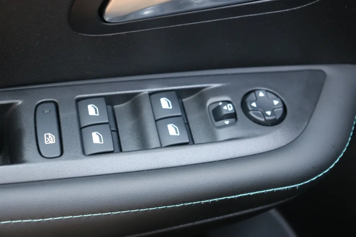 PureTech Allure Pack Voorstoelen verwarmd | Navi | Cruise control adaptief | Apple Carplay/Android | Achteruitrijcamera |