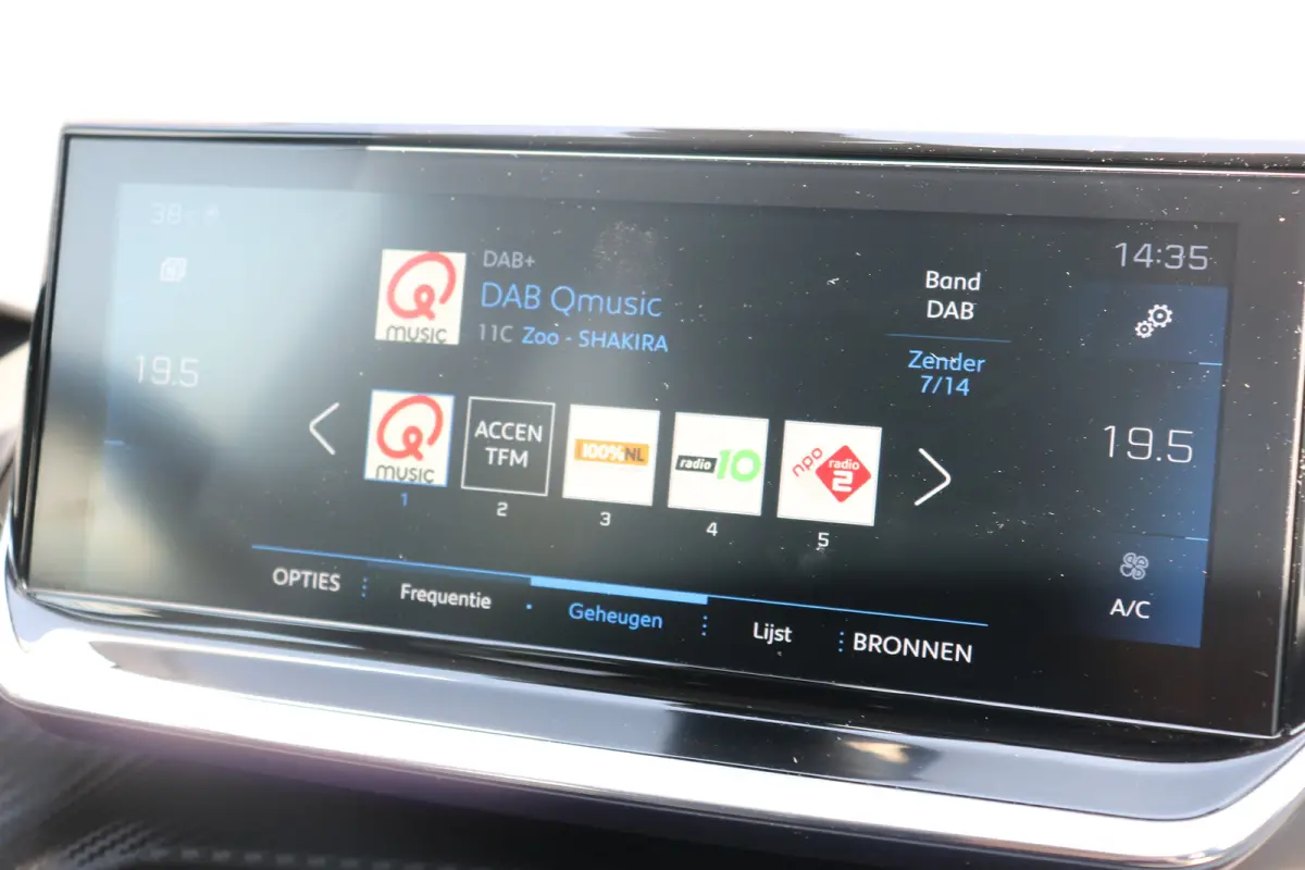 PureTech Allure Pack Voorstoelen verwarmd | Navi | Cruise control adaptief | Apple Carplay/Android | Achteruitrijcamera |
