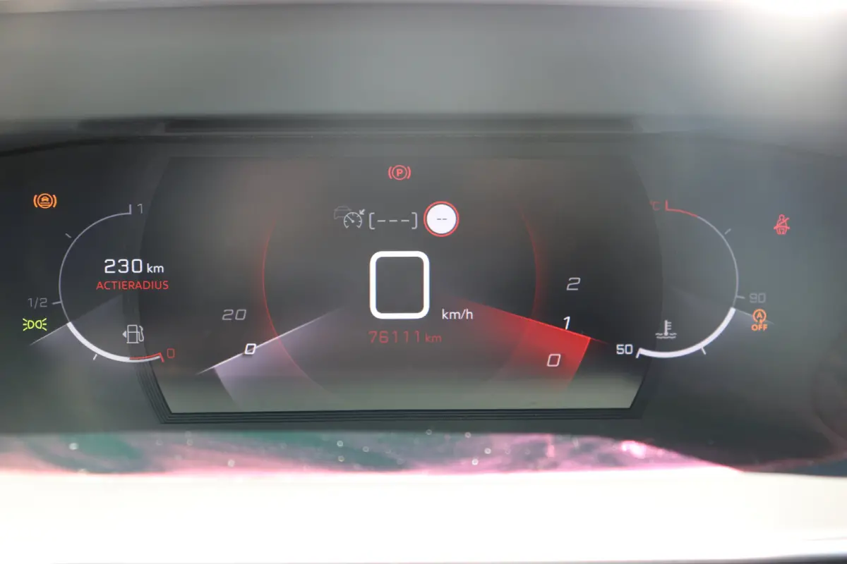 PureTech Allure Pack Voorstoelen verwarmd | Navi | Cruise control adaptief | Apple Carplay/Android | Achteruitrijcamera |