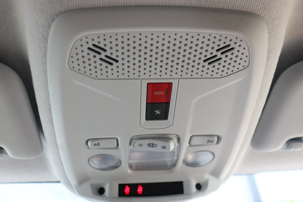 PureTech Allure Pack Voorstoelen verwarmd | Navi | Cruise control adaptief | Apple Carplay/Android | Achteruitrijcamera |