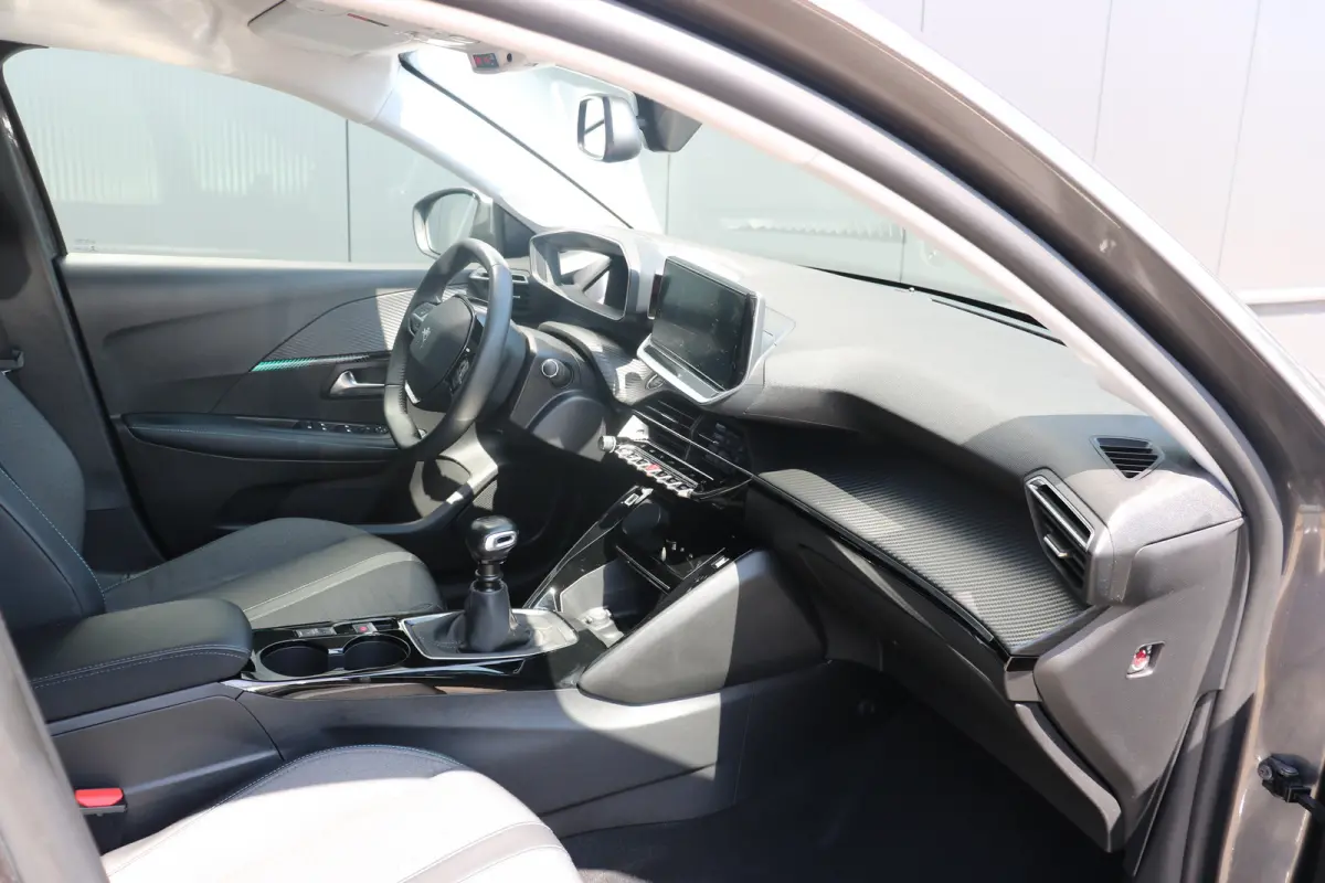 PureTech Allure Pack Voorstoelen verwarmd | Navi | Cruise control adaptief | Apple Carplay/Android | Achteruitrijcamera |