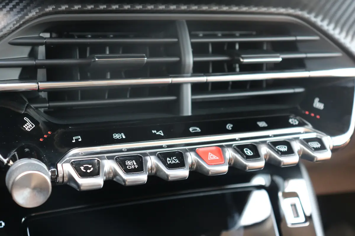 PureTech Allure Pack Voorstoelen verwarmd | Navi | Cruise control adaptief | Apple Carplay/Android | Achteruitrijcamera |