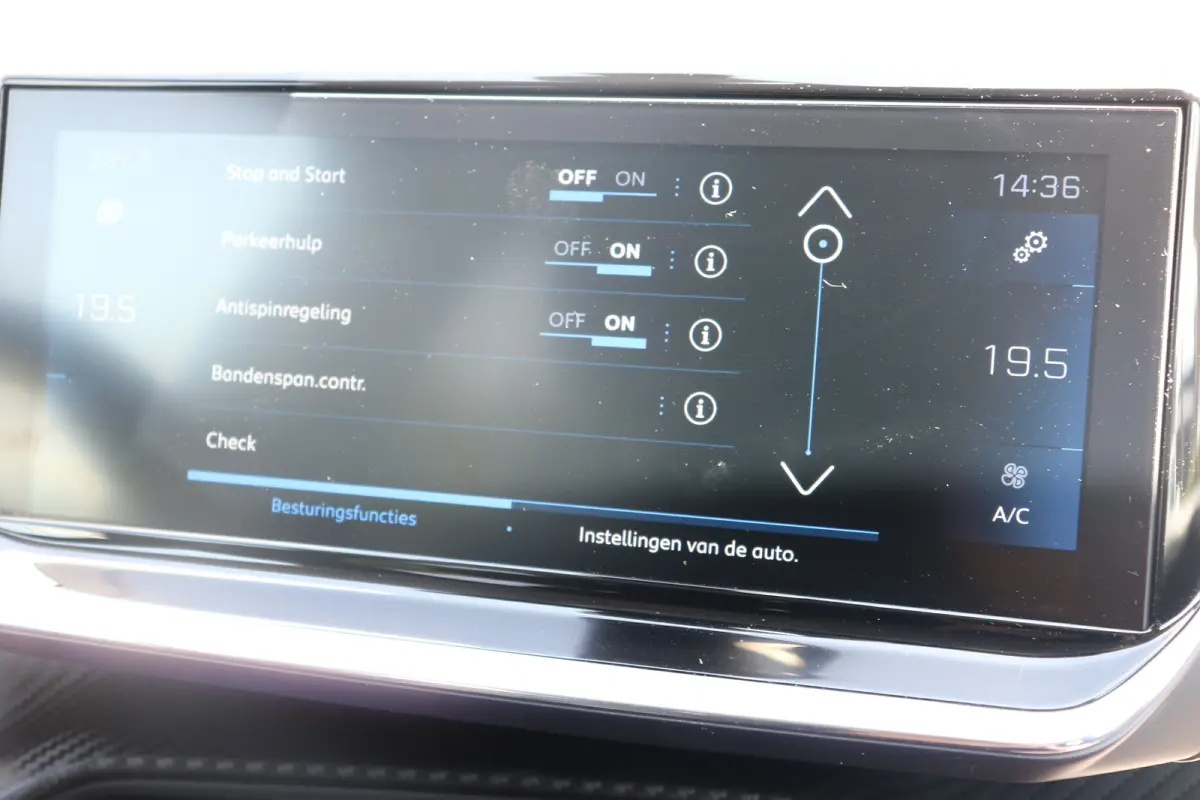 PureTech Allure Pack Voorstoelen verwarmd | Navi | Cruise control adaptief | Apple Carplay/Android | Achteruitrijcamera |