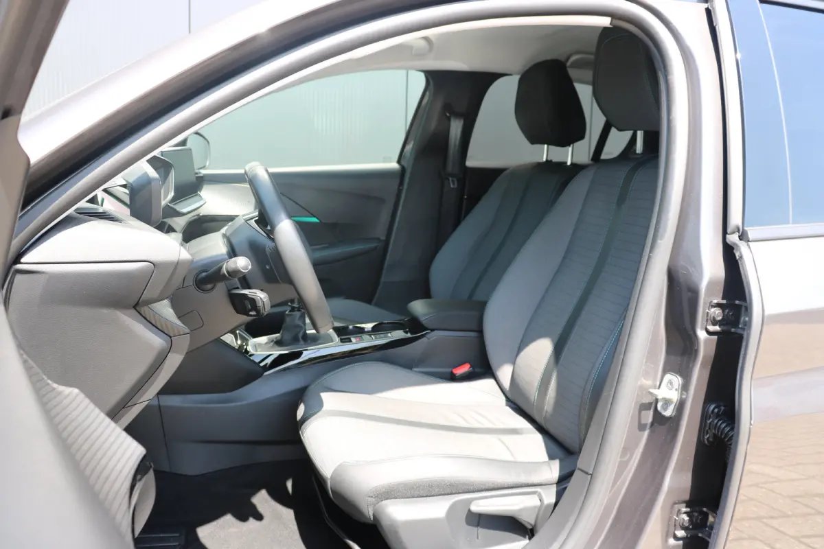 PureTech Allure Pack Voorstoelen verwarmd | Navi | Cruise control adaptief | Apple Carplay/Android | Achteruitrijcamera |