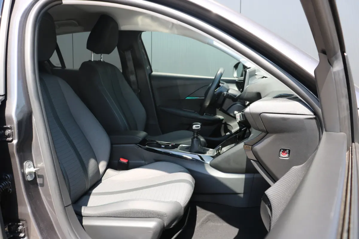 PureTech Allure Pack Voorstoelen verwarmd | Navi | Cruise control adaptief | Apple Carplay/Android | Achteruitrijcamera |