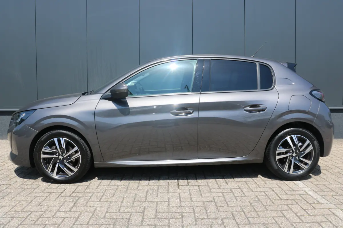 PureTech Allure Pack Voorstoelen verwarmd | Navi | Cruise control adaptief | Apple Carplay/Android | Achteruitrijcamera |