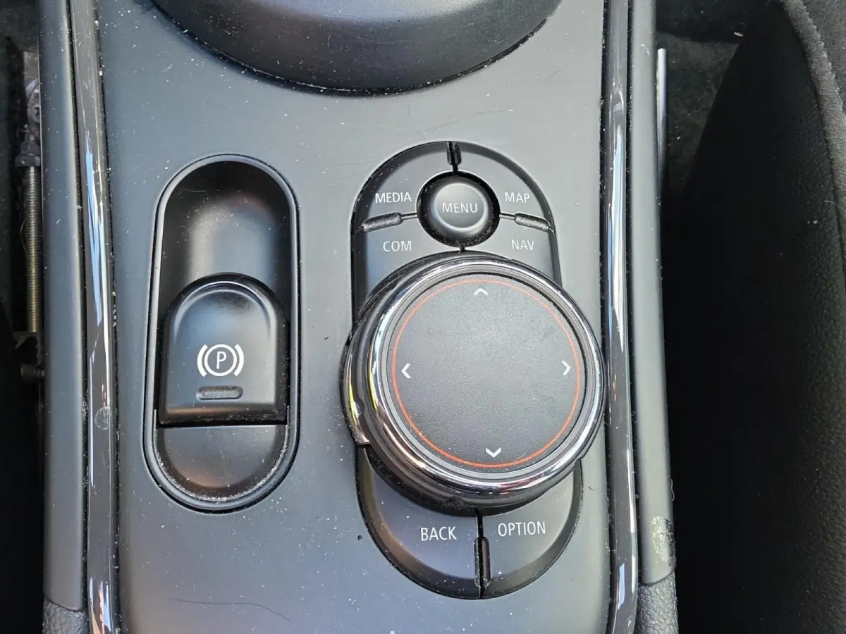 1.5 Cooper ALL4 Chili Automaat | Harmon Kardon audio | Navigatie  | Schuif/kantel dak | Parkeersensoren v + a | Head up display