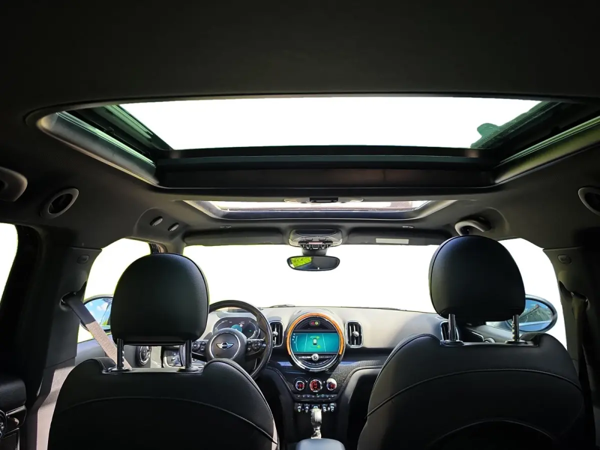 1.5 Cooper ALL4 Chili Automaat | Harmon Kardon audio | Navigatie  | Schuif/kantel dak | Parkeersensoren v + a | Head up display