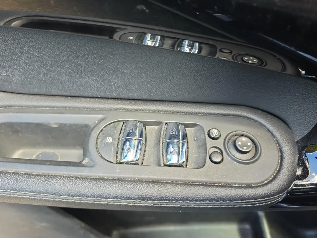 1.5 Cooper ALL4 Chili Automaat | Harmon Kardon audio | Navigatie  | Schuif/kantel dak | Parkeersensoren v + a | Head up display