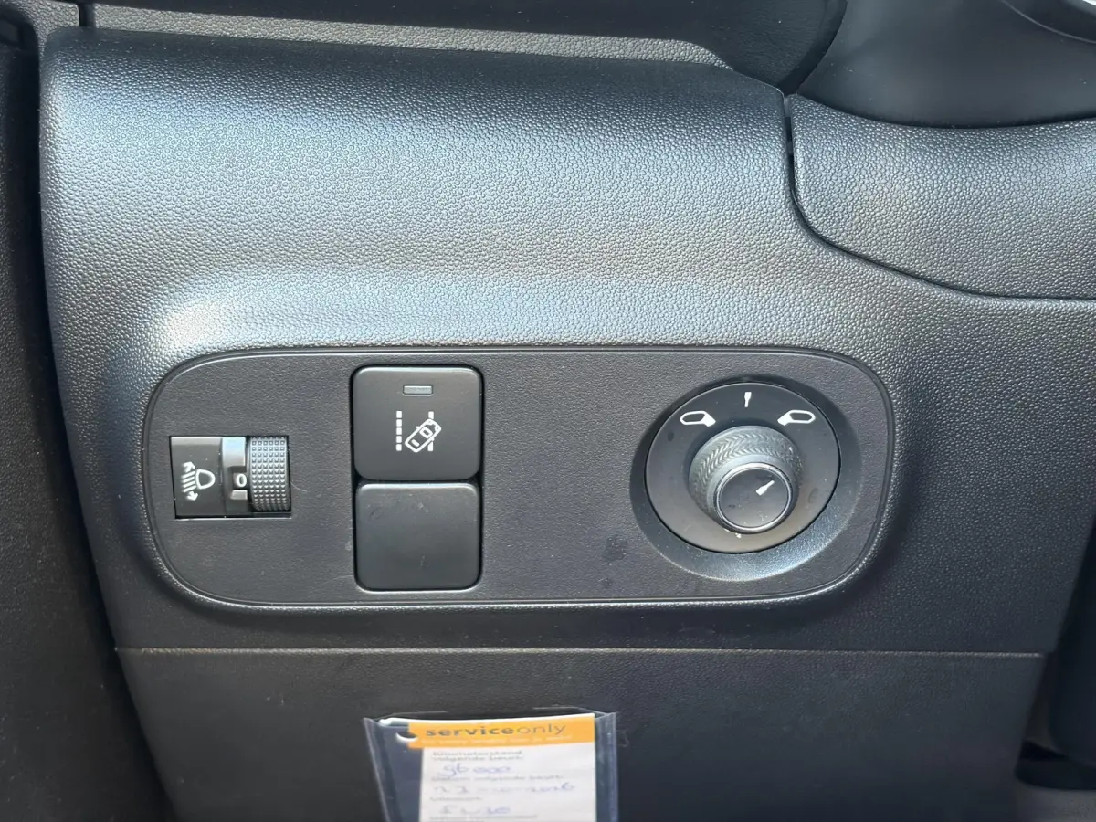 1.2 PureTech S&S Feel Apple Carplay/Android,Trekhaak,Pdc,Navi,Clima,Cruise,Dealer Onderhouden,Rijstrooksensor,Apk tot 06-2027