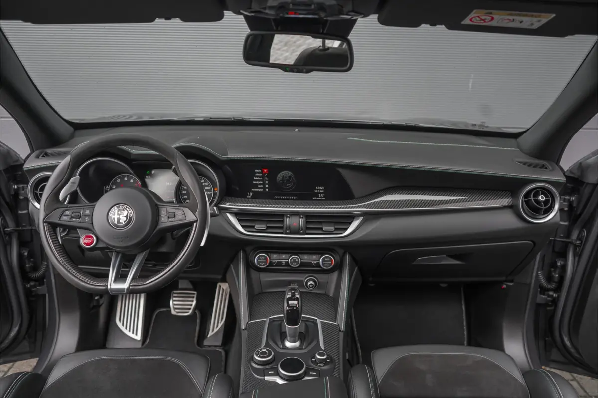 2.9 V6 AWD Quadrifoglio Pano H&K Carbon ACC Squadra NL Auto
