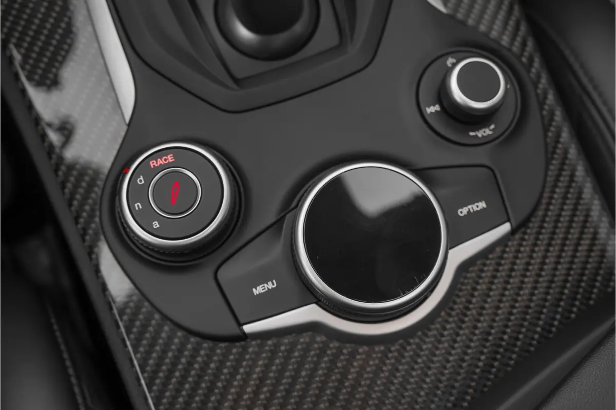 2.9 V6 AWD Quadrifoglio Pano H&K Carbon ACC Squadra NL Auto