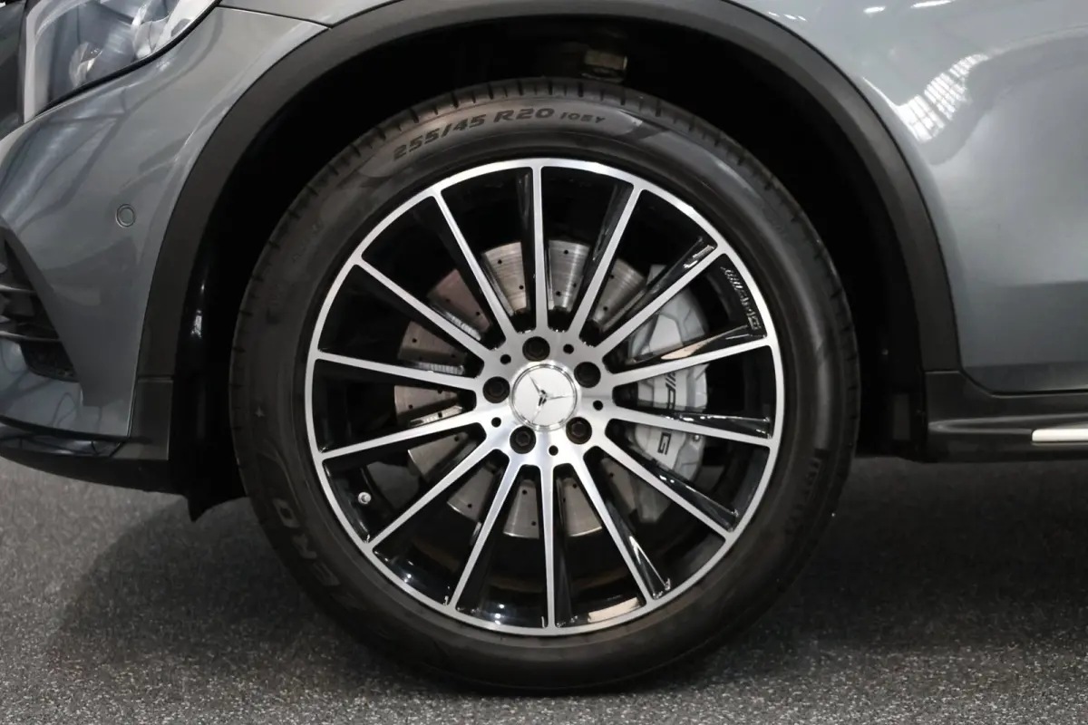AMG 43 4MATIC 367+PK BTW/LED/PANORAMADAK/HALF LEDER+S.VERWARMING/19" LMV/CAM/CRUISE/ECC/12 MND GARANTIE!