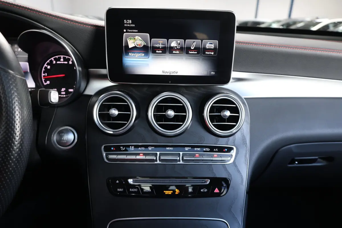 AMG 43 4MATIC 367+PK BTW/LED/PANORAMADAK/HALF LEDER+S.VERWARMING/19" LMV/CAM/CRUISE/ECC/12 MND GARANTIE!