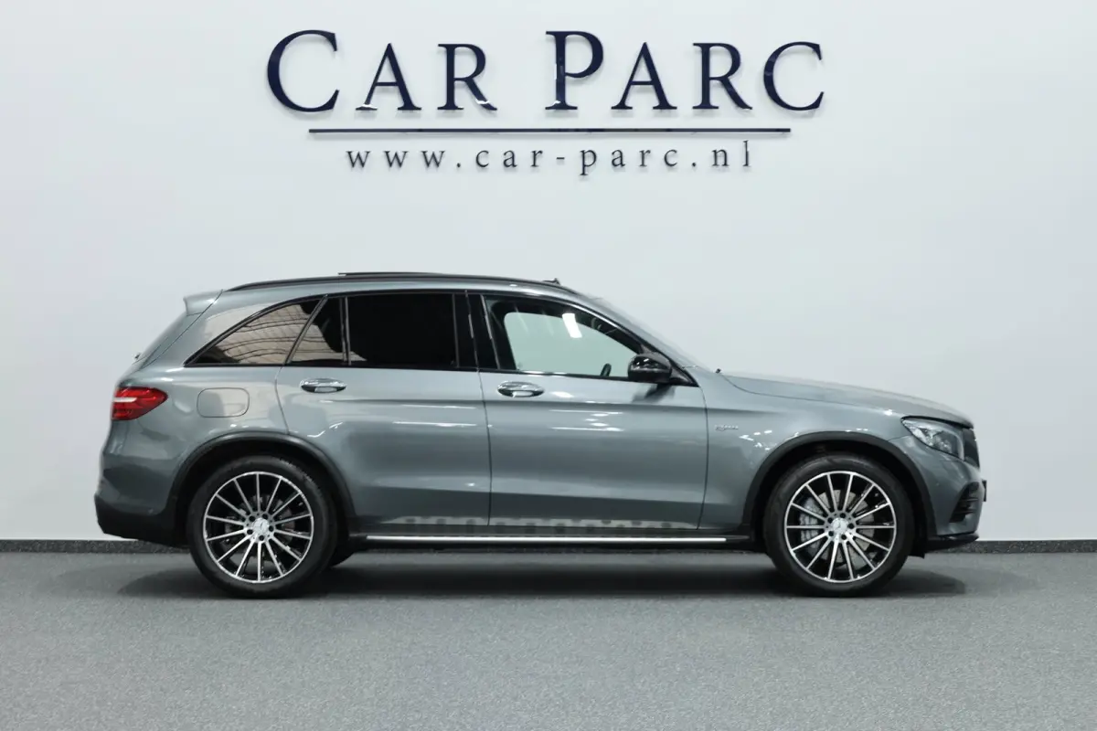 AMG 43 4MATIC 367+PK BTW/LED/PANORAMADAK/HALF LEDER+S.VERWARMING/19" LMV/CAM/CRUISE/ECC/12 MND GARANTIE!
