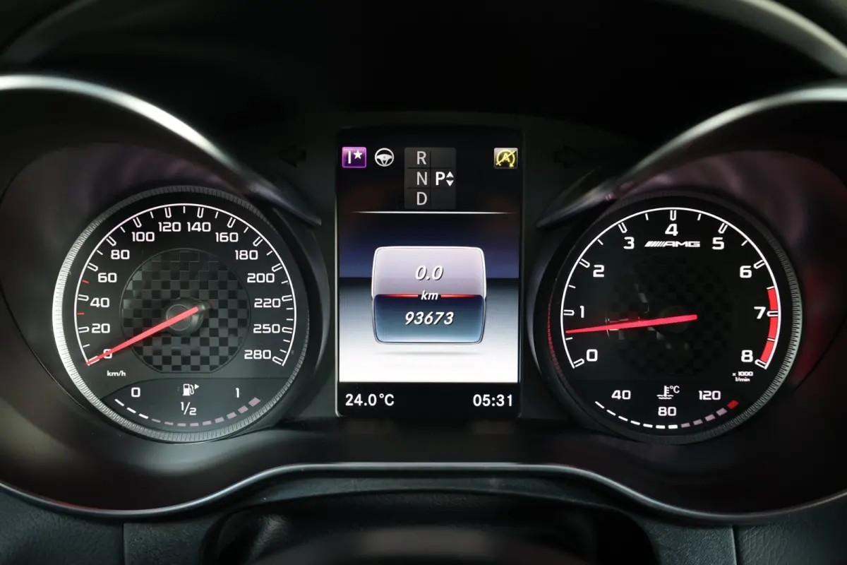 AMG 43 4MATIC 367+PK BTW/LED/PANORAMADAK/HALF LEDER+S.VERWARMING/19" LMV/CAM/CRUISE/ECC/12 MND GARANTIE!