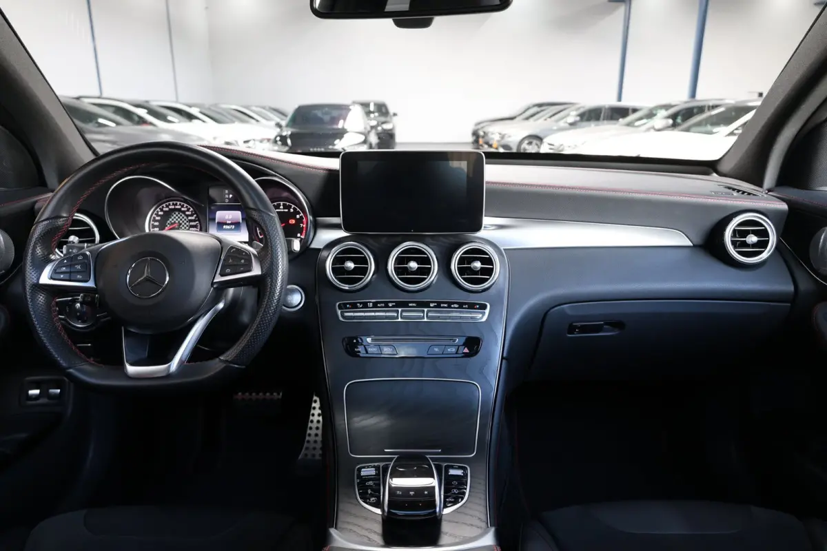 AMG 43 4MATIC 367+PK BTW/LED/PANORAMADAK/HALF LEDER+S.VERWARMING/19" LMV/CAM/CRUISE/ECC/12 MND GARANTIE!