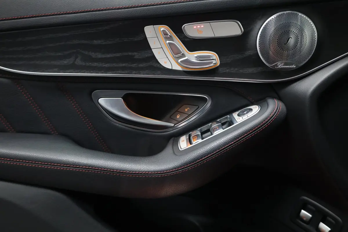 AMG 43 4MATIC 367+PK BTW/LED/PANORAMADAK/HALF LEDER+S.VERWARMING/19" LMV/CAM/CRUISE/ECC/12 MND GARANTIE!