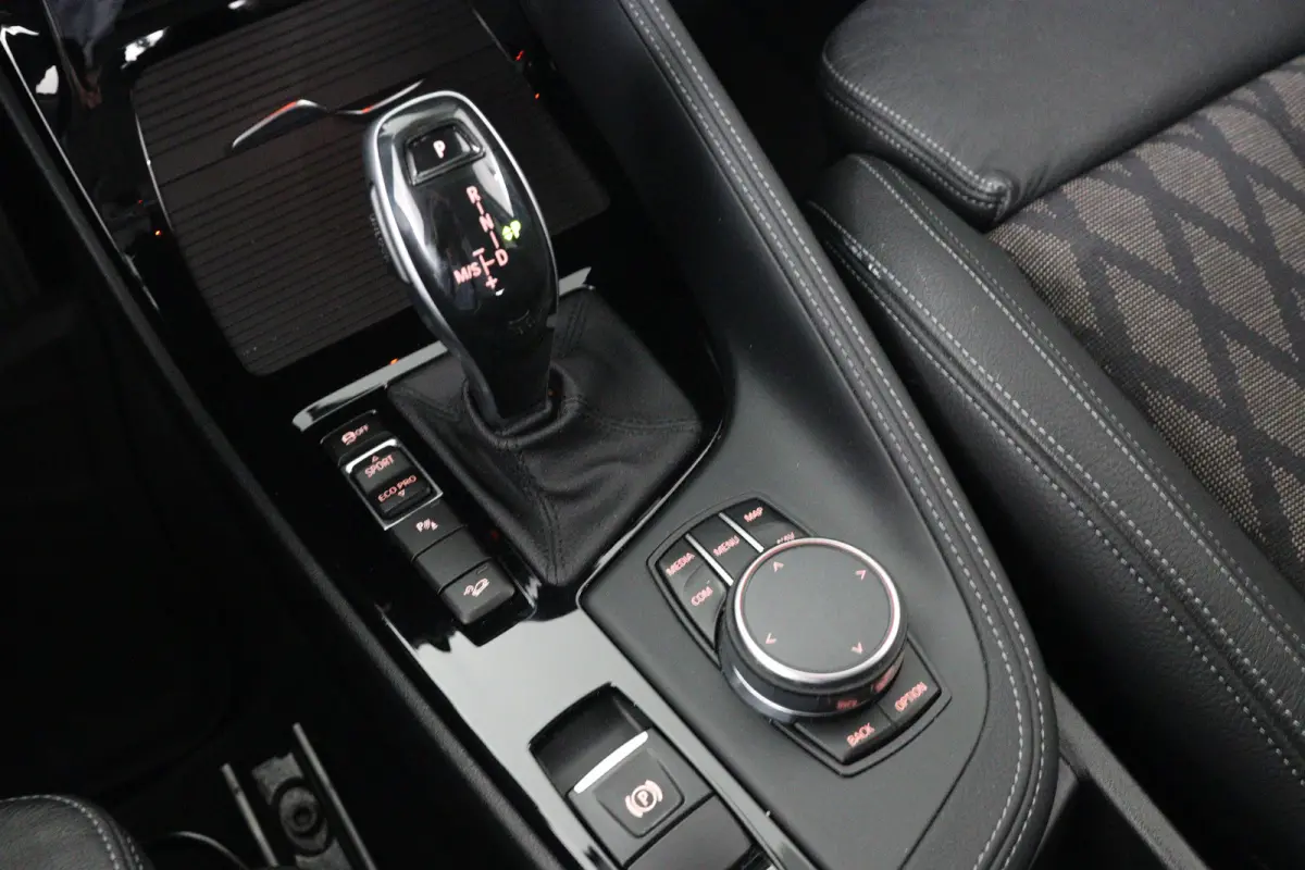 xDrive20i High Executive | Dealer Onderhouden! | Open Dak | Trekhaak | Sportstoelen | HUD | LED | Half Leder | Stoelverwarming | Cruise Control | Camera | Navi | Clima
