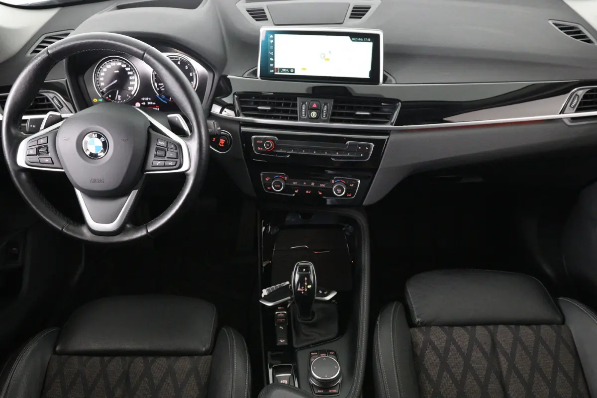 xDrive20i High Executive | Dealer Onderhouden! | Open Dak | Trekhaak | Sportstoelen | HUD | LED | Half Leder | Stoelverwarming | Cruise Control | Camera | Navi | Clima