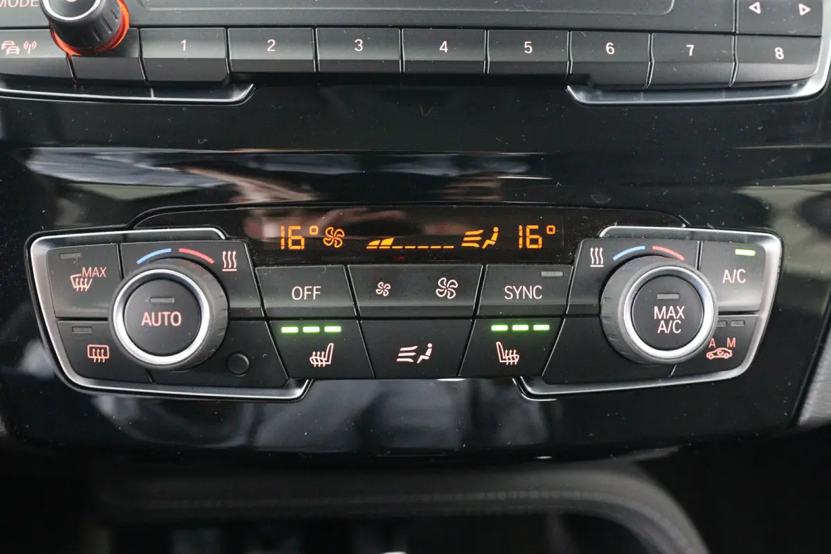 xDrive20i High Executive | Dealer Onderhouden! | Open Dak | Trekhaak | Sportstoelen | HUD | LED | Half Leder | Stoelverwarming | Cruise Control | Camera | Navi | Clima