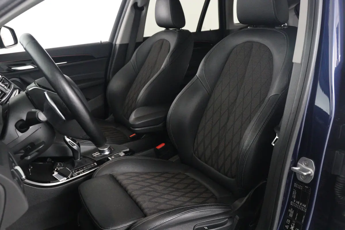 xDrive20i High Executive | Dealer Onderhouden! | Open Dak | Trekhaak | Sportstoelen | HUD | LED | Half Leder | Stoelverwarming | Cruise Control | Camera | Navi | Clima