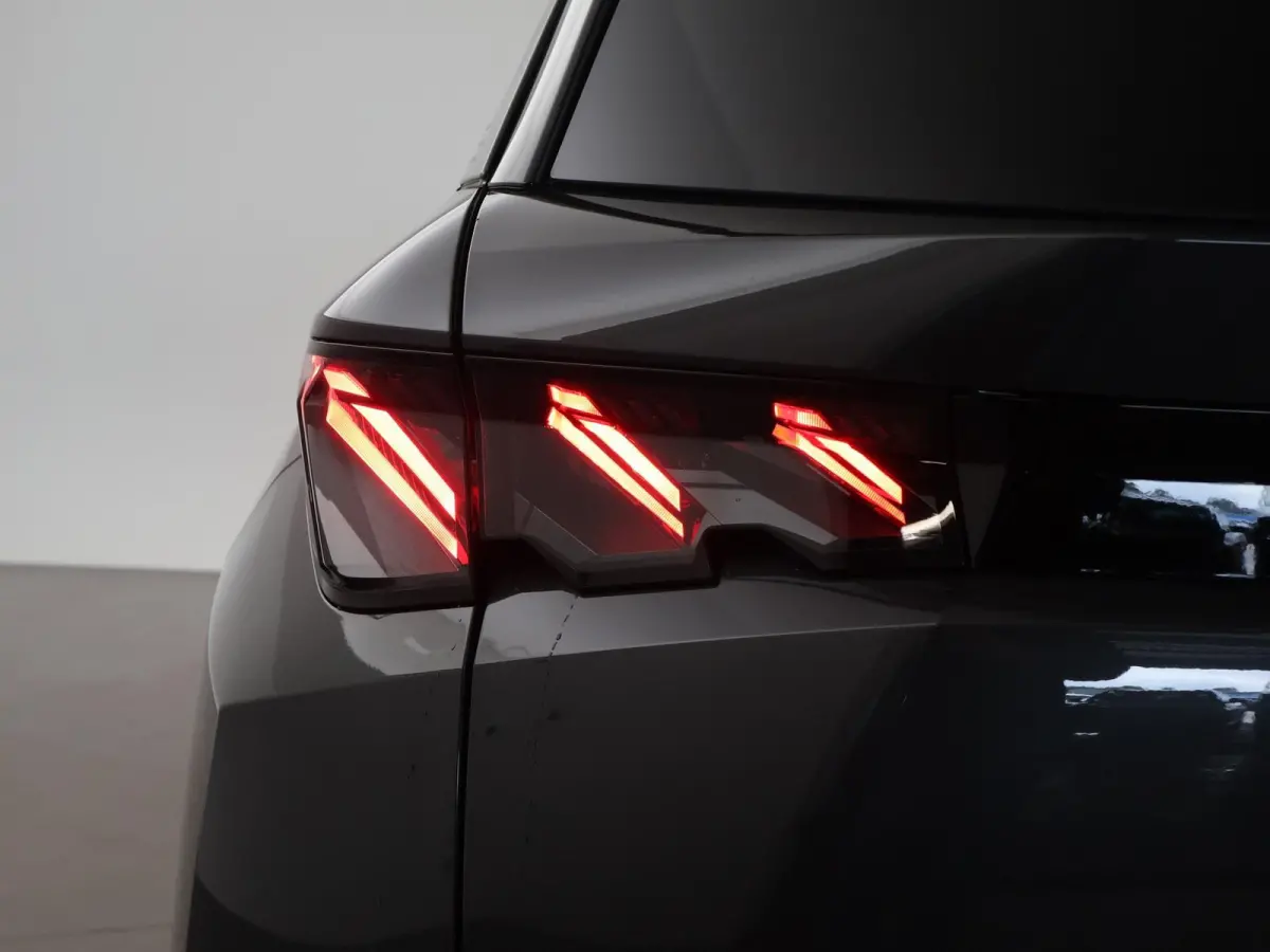 HYBRID 145 7-PERS GT MILD HYBRID + CAMERA | ADAPTIVE CRUISE | 19 INCH | STOELVERW.