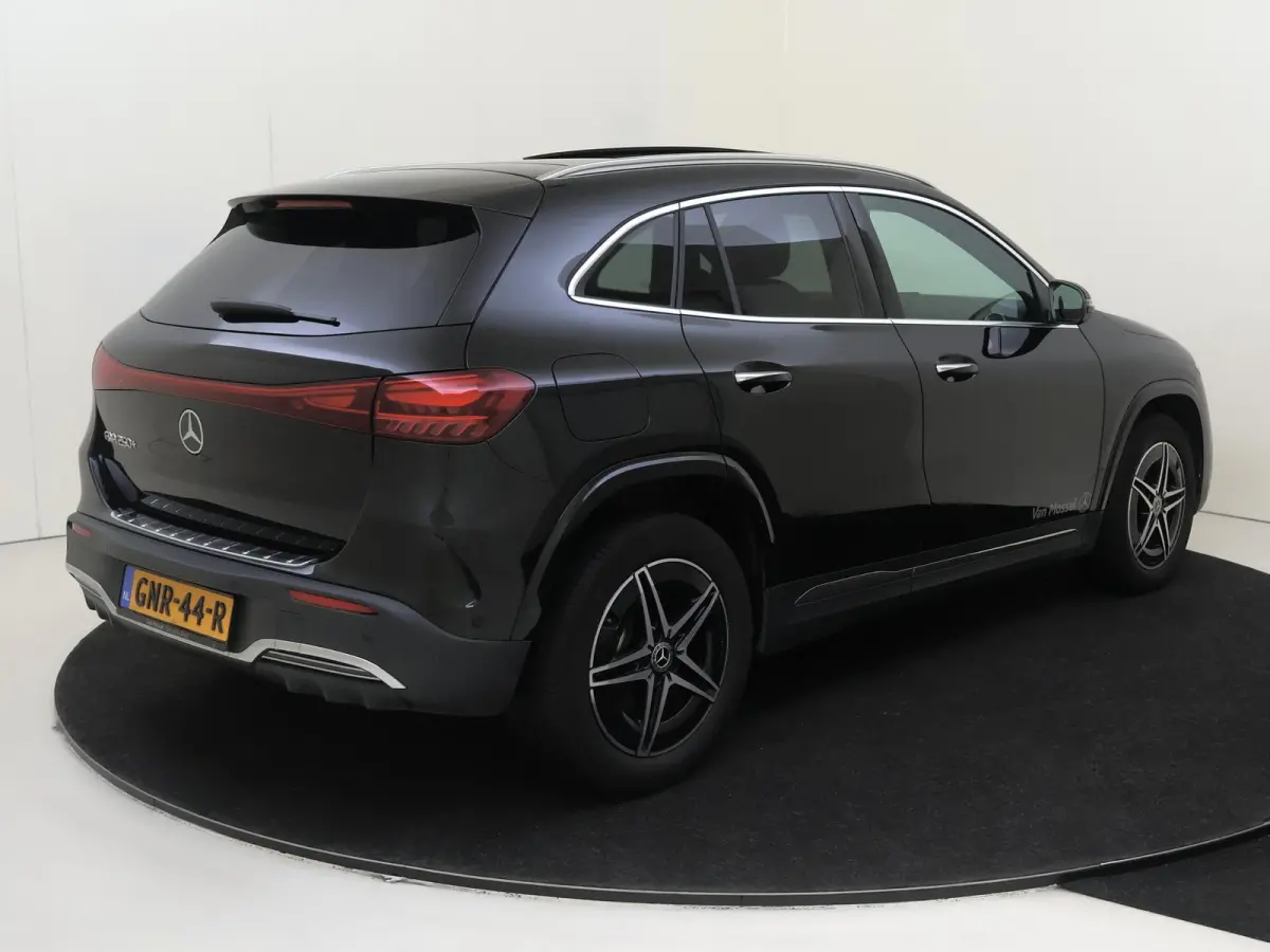 250+ AMG Line 71 kWh / Panoramadak