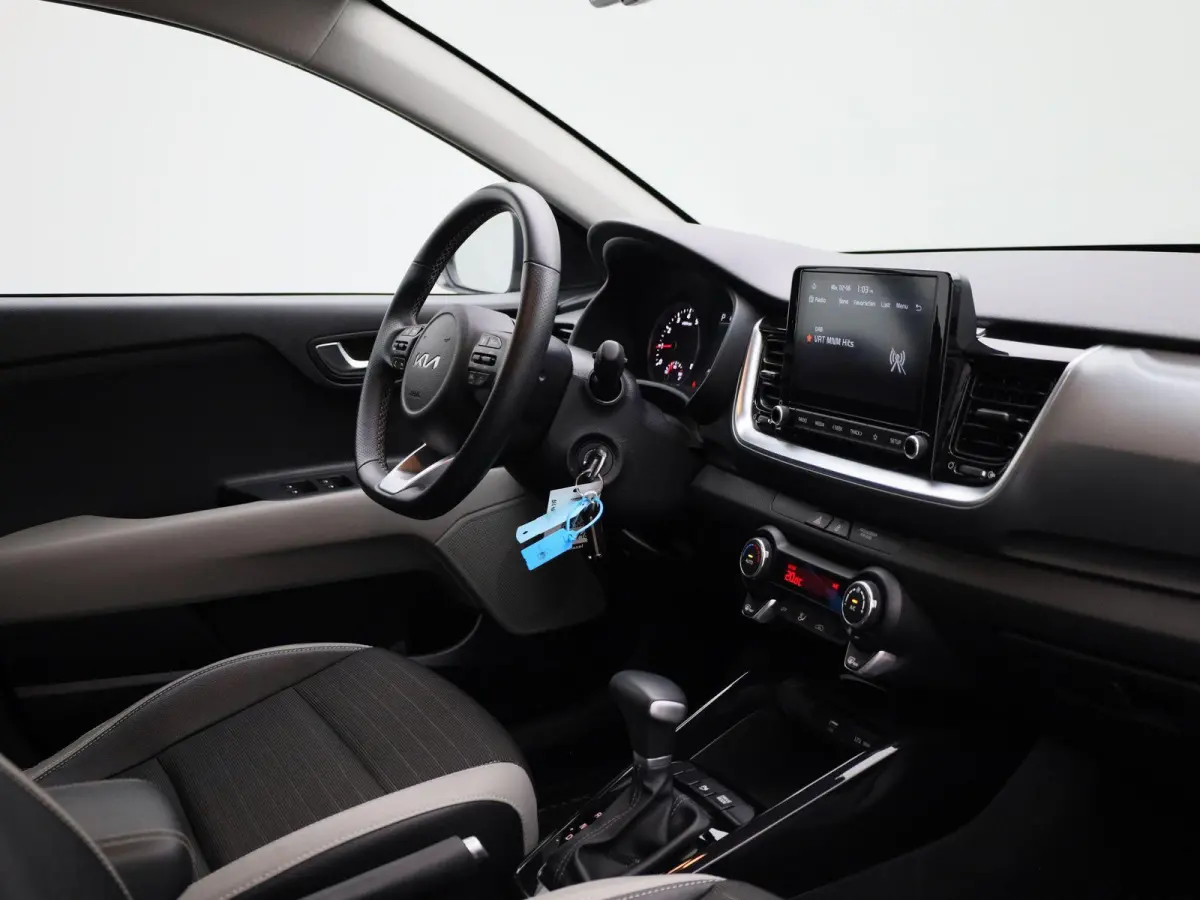 1.0 T 100 Inspire | AUTOMAAT | CARPLAY | LM VELGEN | CLIMATE CONTROL | CAMERA
