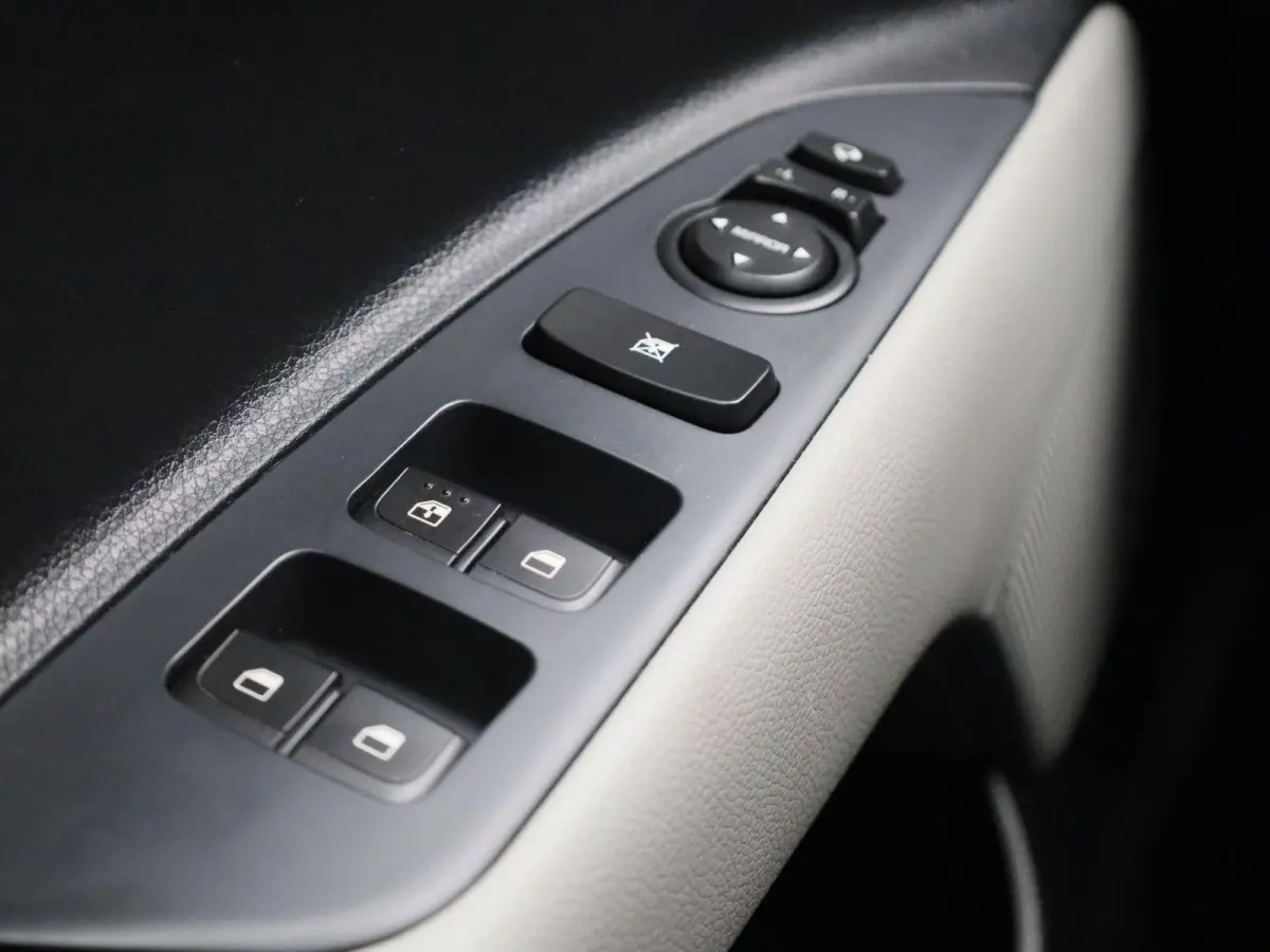 1.0 T 100 Inspire | AUTOMAAT | CARPLAY | LM VELGEN | CLIMATE CONTROL | CAMERA