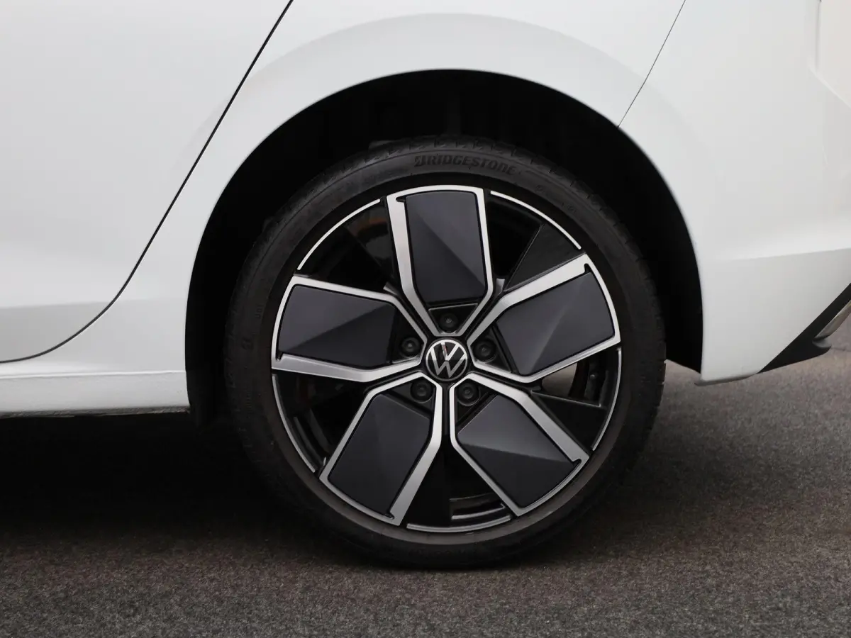 1.5 eHybrid Style Edition 204 PK| | SoH 100% | Panoramadak | Trekhaak Elektrisch | LED Matrix | Stoelverwarming | Stuurwielverwarming | ArtVelours Bekleding | Bestuurderstoel Met Geheugen