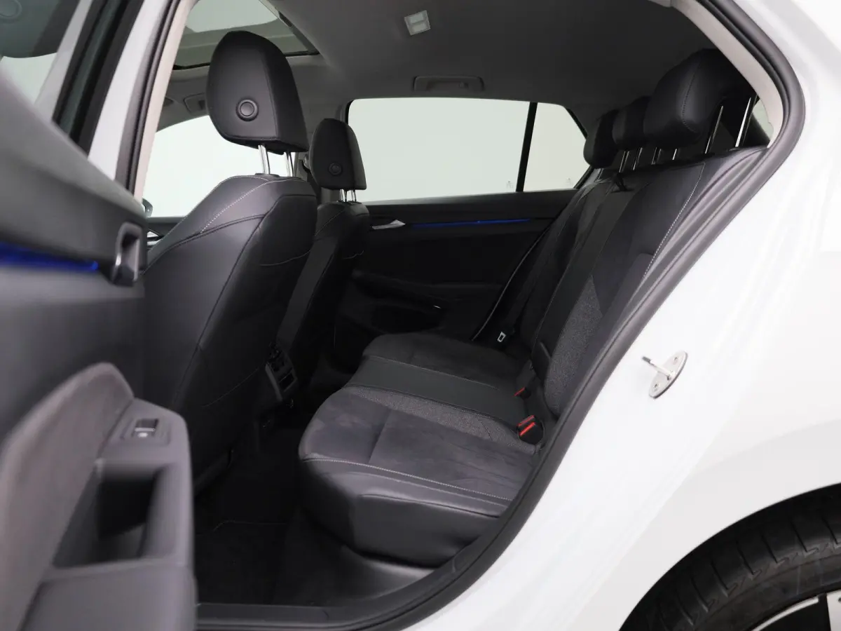 1.5 eHybrid Style Edition 204 PK| | SoH 100% | Panoramadak | Trekhaak Elektrisch | LED Matrix | Stoelverwarming | Stuurwielverwarming | ArtVelours Bekleding | Bestuurderstoel Met Geheugen