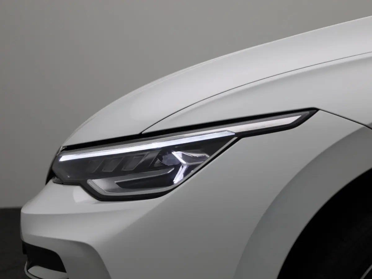 1.5 eHybrid Style Edition 204 PK| | SoH 100% | Panoramadak | Trekhaak Elektrisch | LED Matrix | Stoelverwarming | Stuurwielverwarming | ArtVelours Bekleding | Bestuurderstoel Met Geheugen