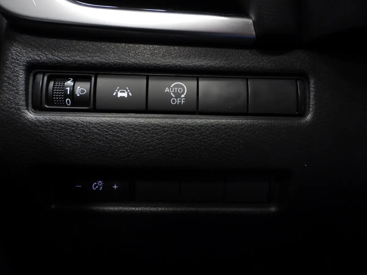 1.3 MHEV N-Connecta Design NAVI/PANODAK/360CAM/LED/18"LMV!