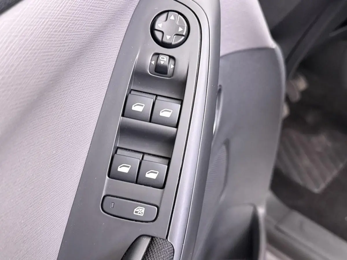1.2T 130pk Business 7persoons Trekhaak/Camera/Nav 4S.Banden/CarPlay/Ecc