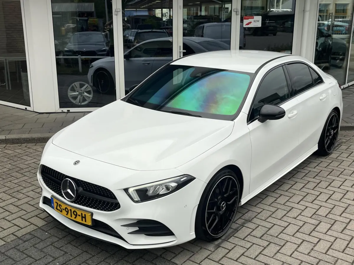200 AMG CARPLAY+EL TREKHAAK 19INCHNL AUTO