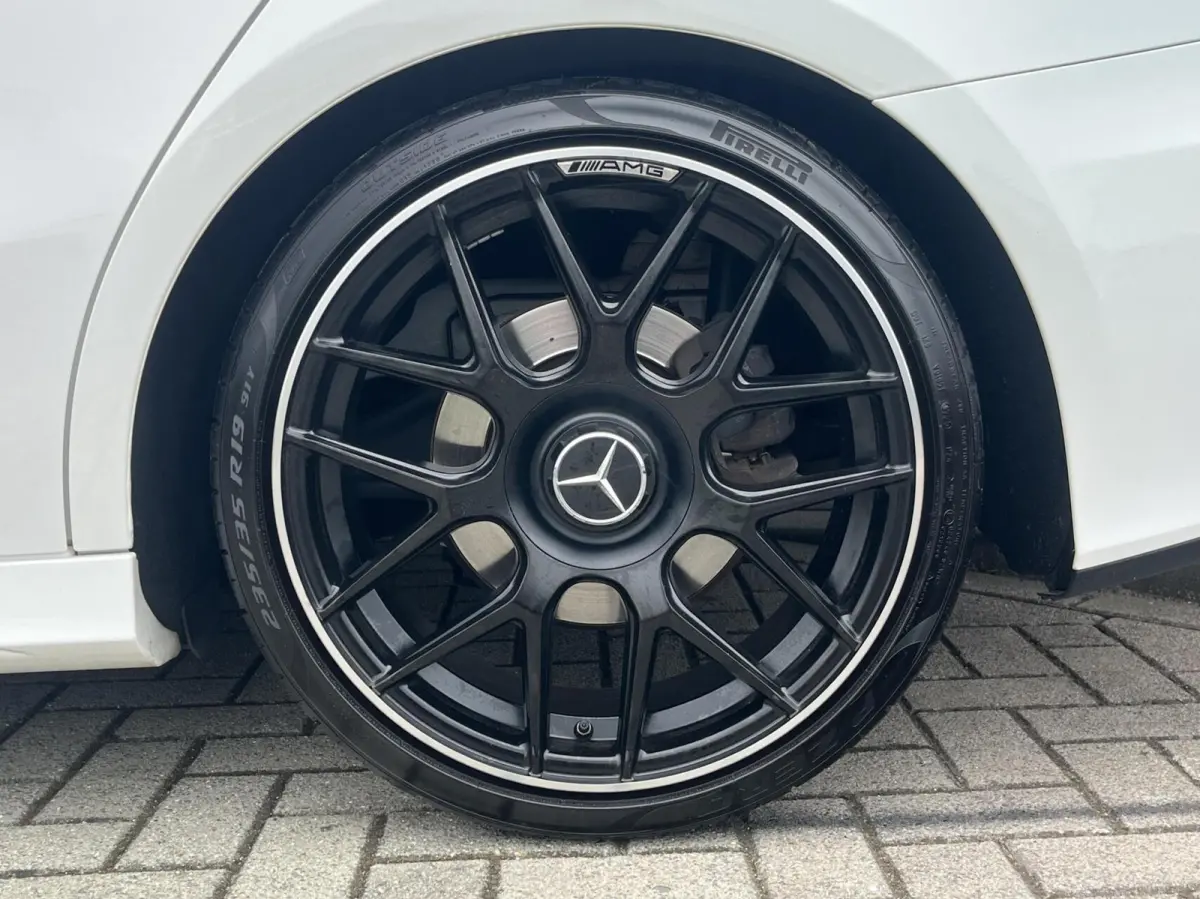 200 AMG CARPLAY+EL TREKHAAK 19INCHNL AUTO