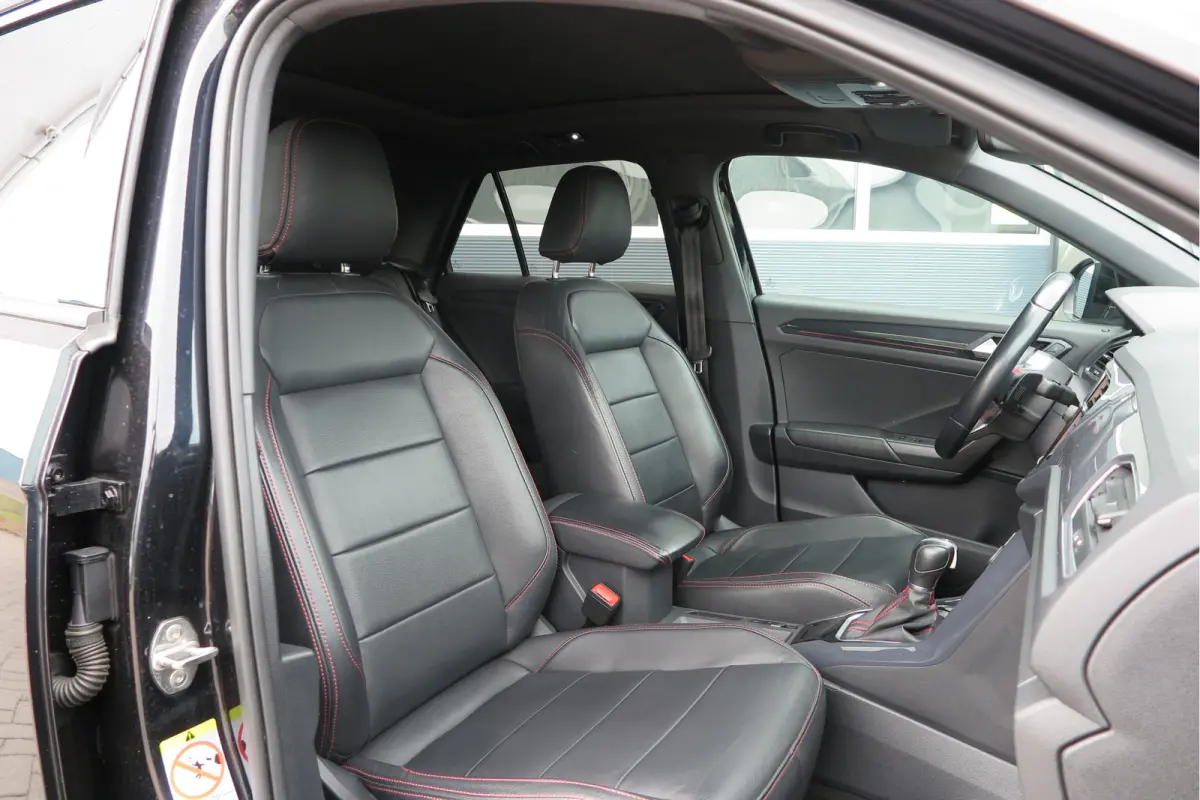 1.5 TSI 150pk DSG Sport Business R-Line , Pano , Virtual , Xenon, Leder, Navi , Carplay , LMV, PDC, Camera etc. etc